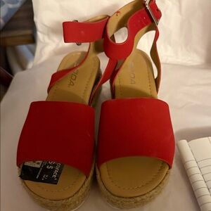 Moda Red Espadrille Sandals. Size 6